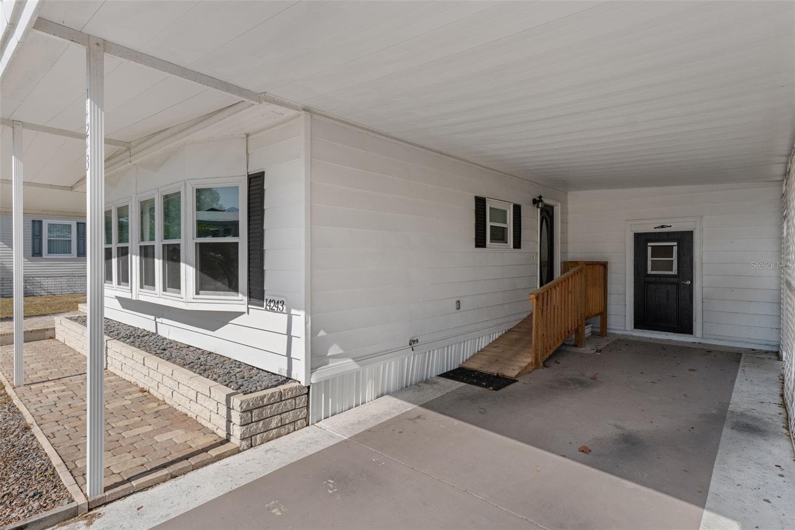 14243 Adair St photo 3