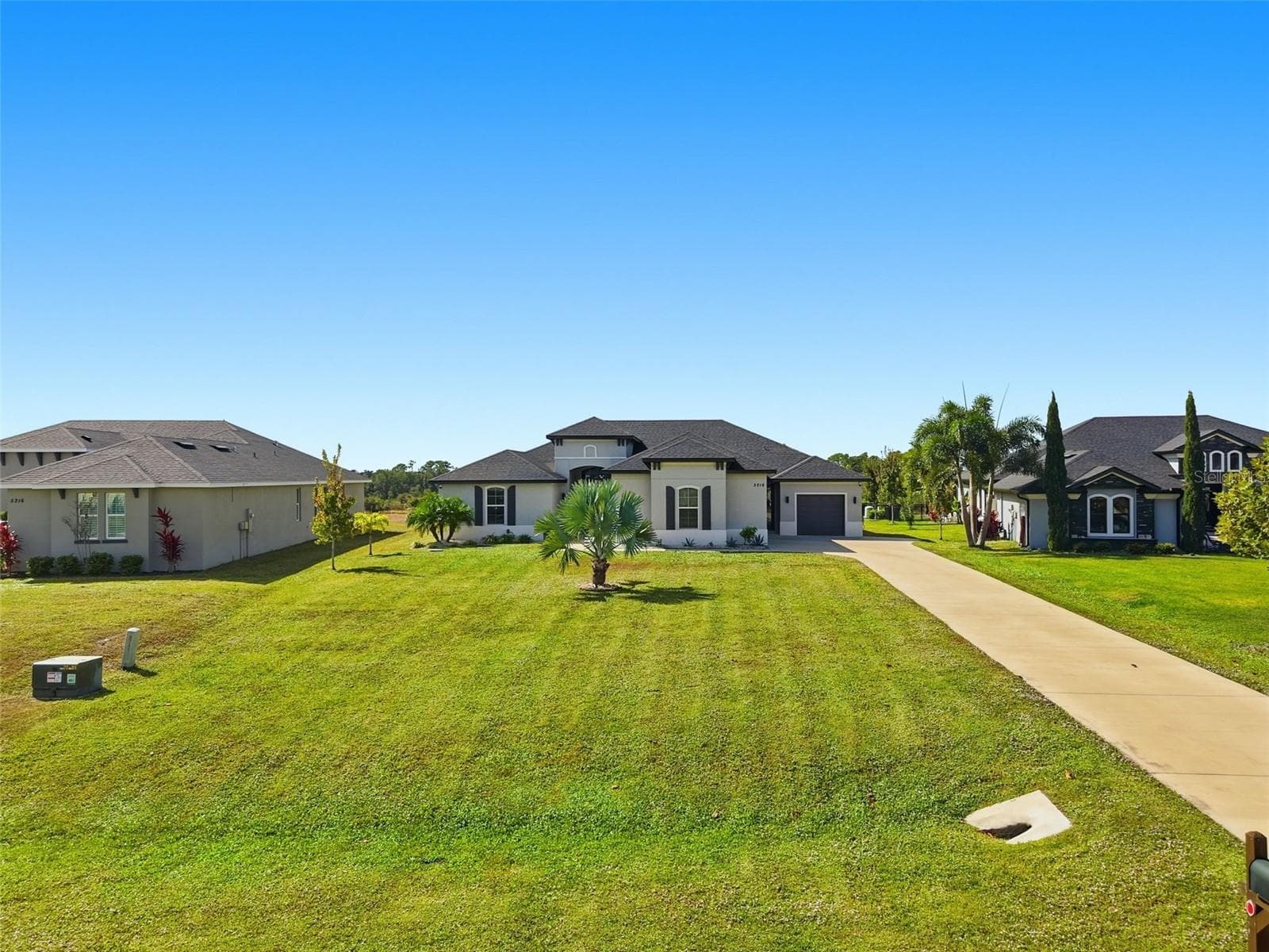 5218 Lake Venice Dr photo 4