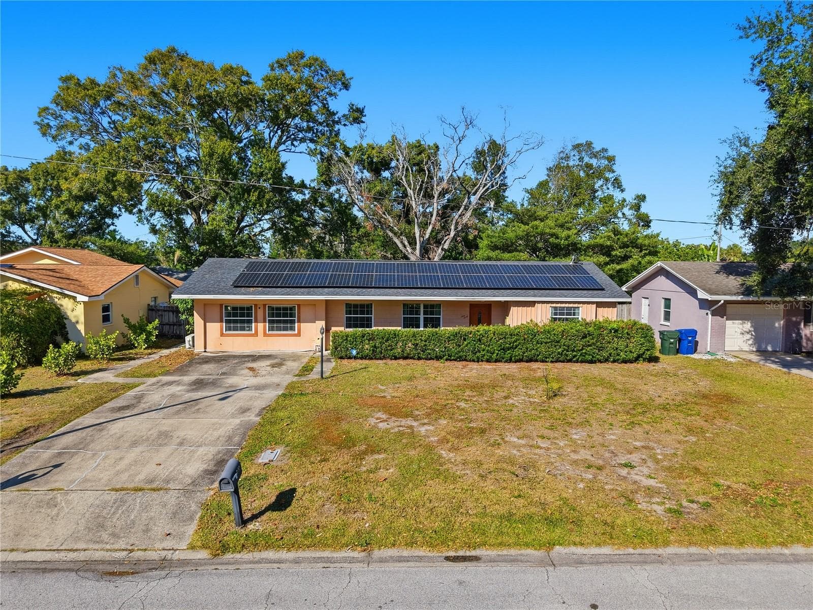 940 Orangeview Dr