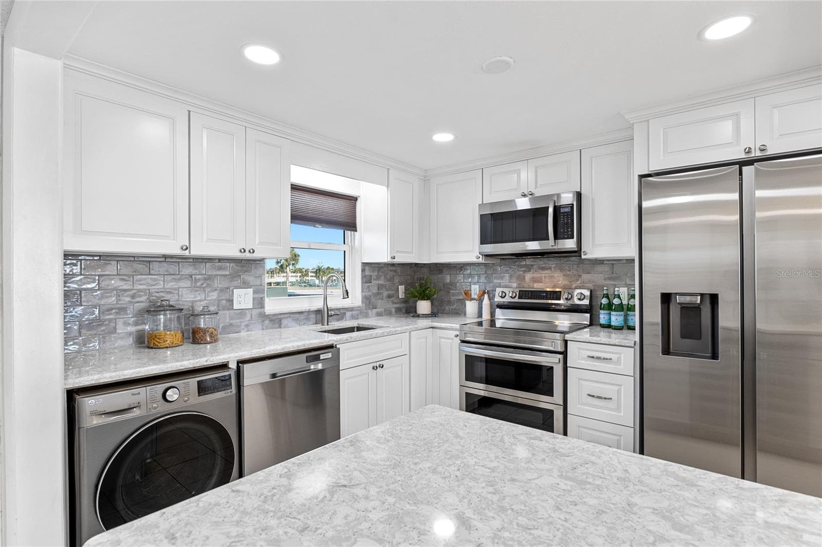 4775 Cove Cir #203 photo 4