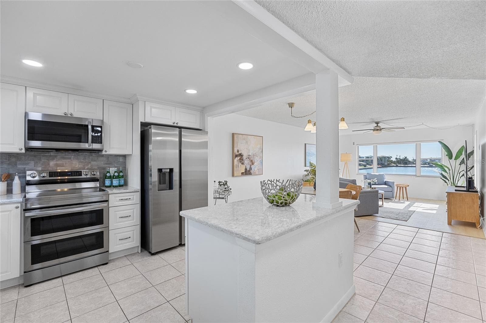 4775 Cove Cir #203 photo 5