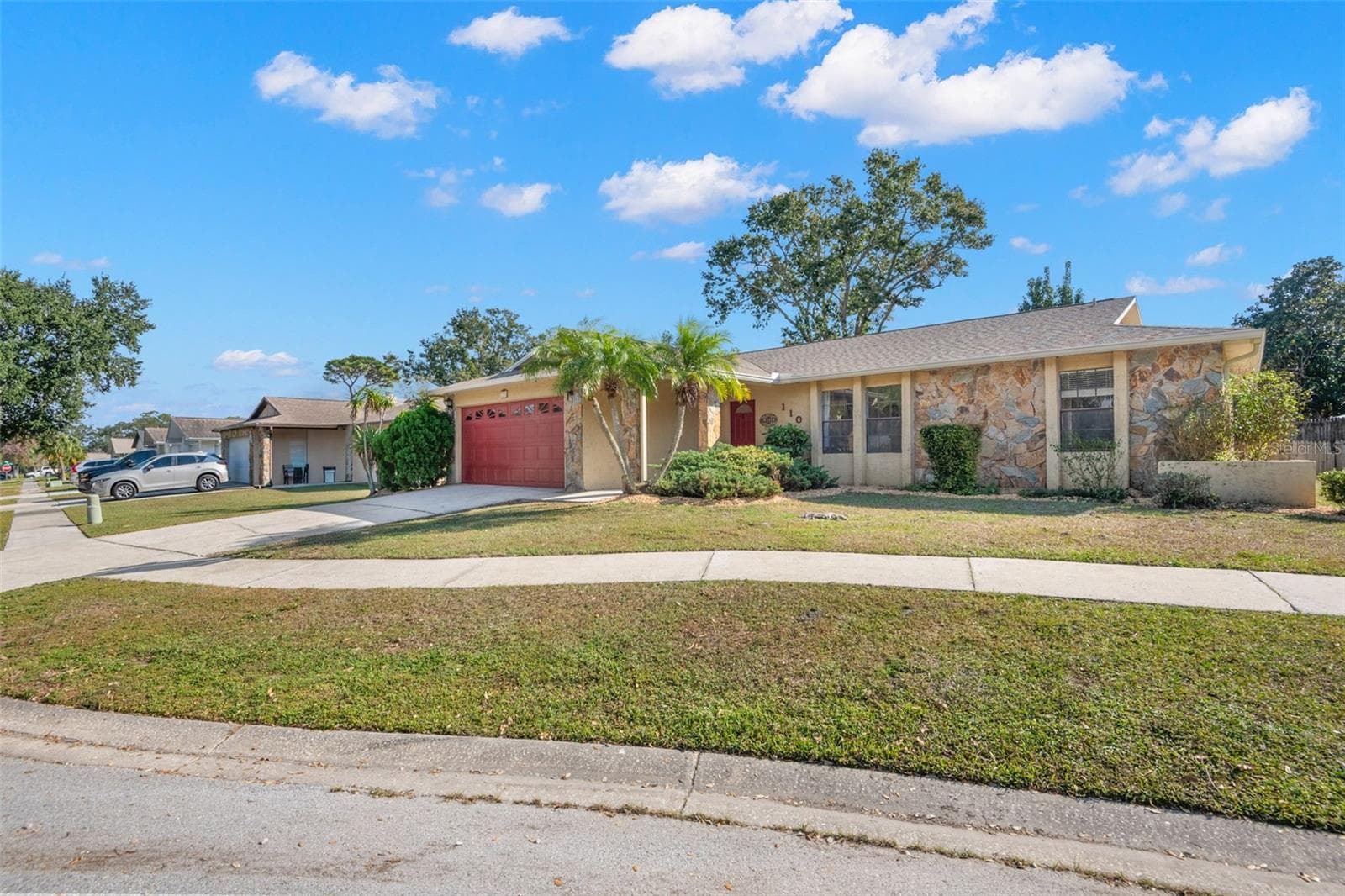 110 Meadowcross Dr photo 3