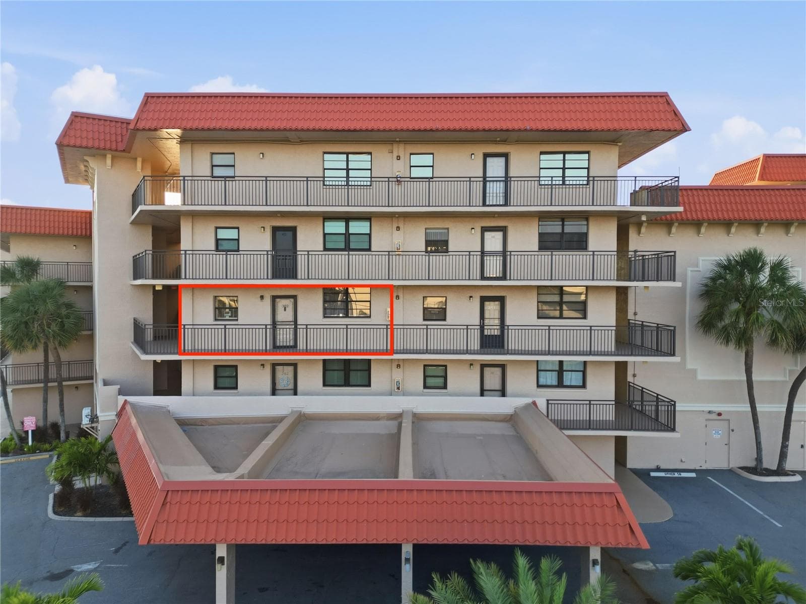 17580 Gulf Blvd #302 photo 4