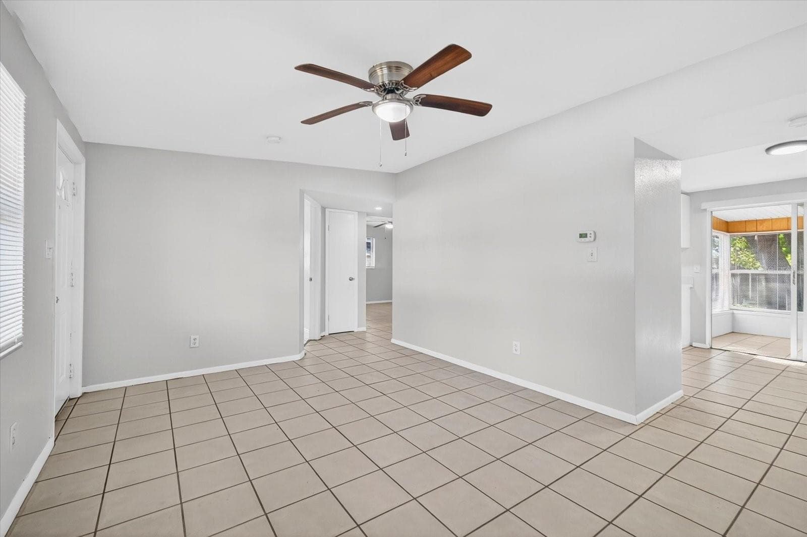 11015 Martha Ave photo 5