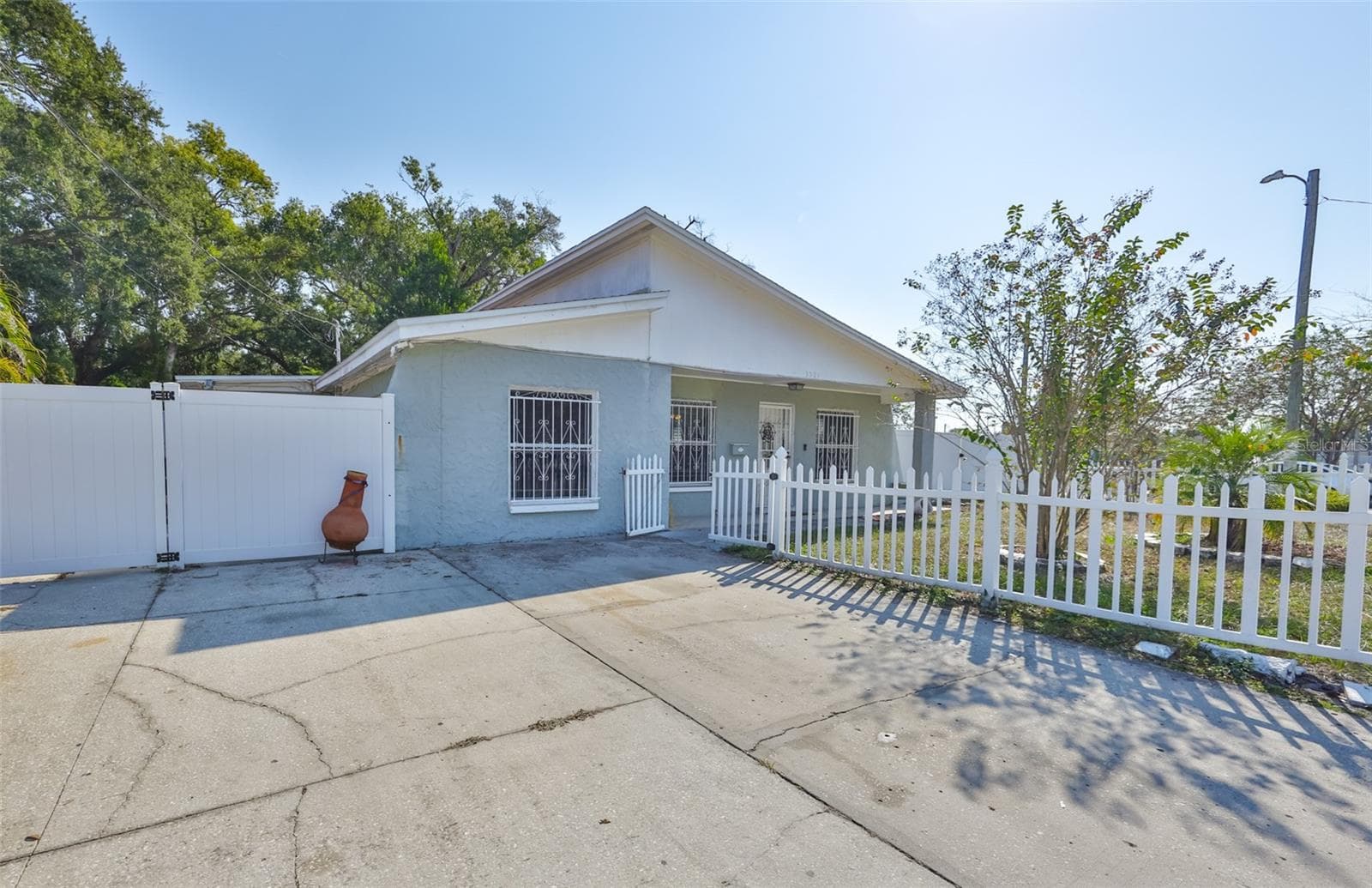 3901 N Clearfield Ave photo 4