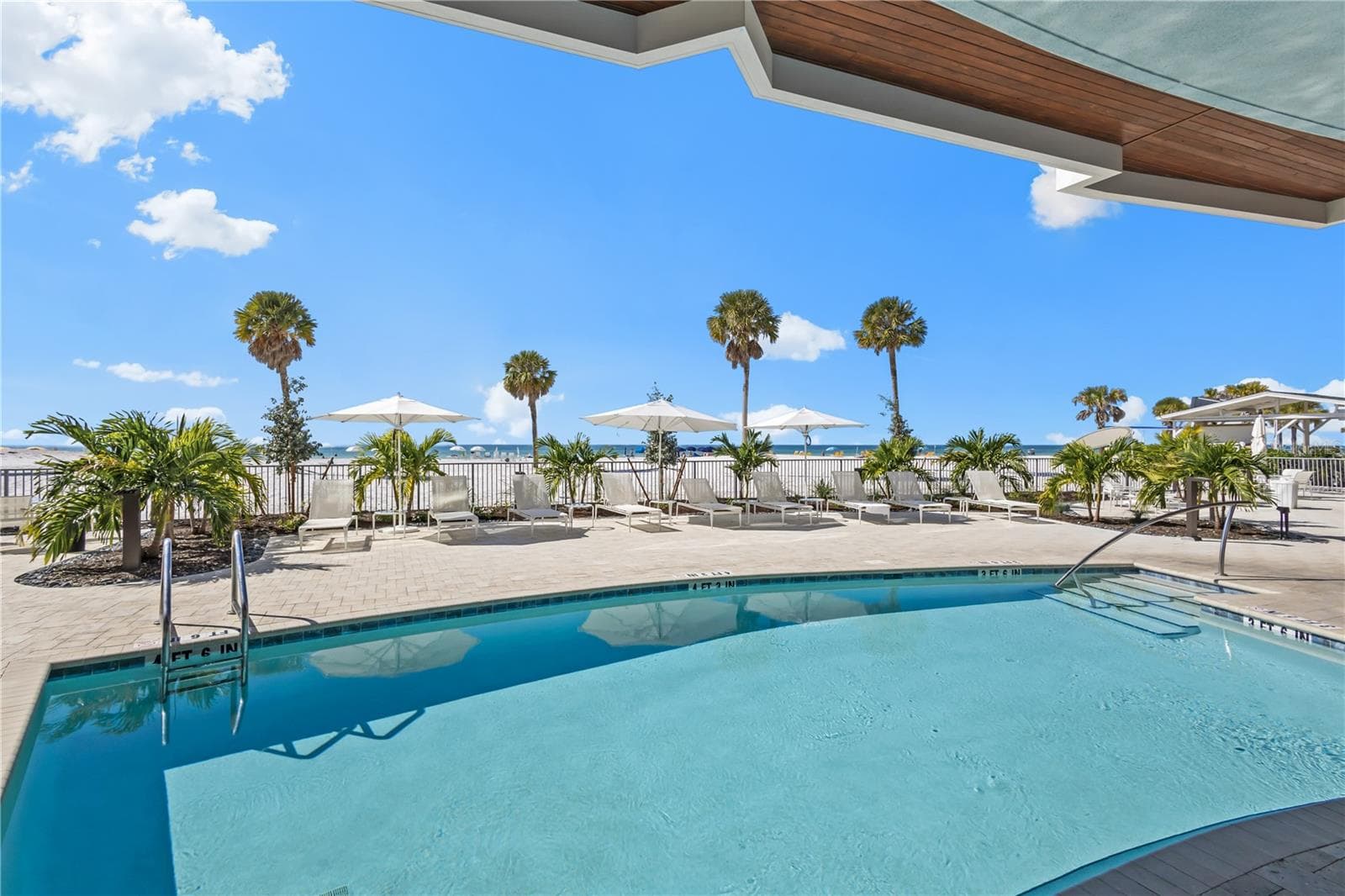1035 Seaside Dr #404 photo 3