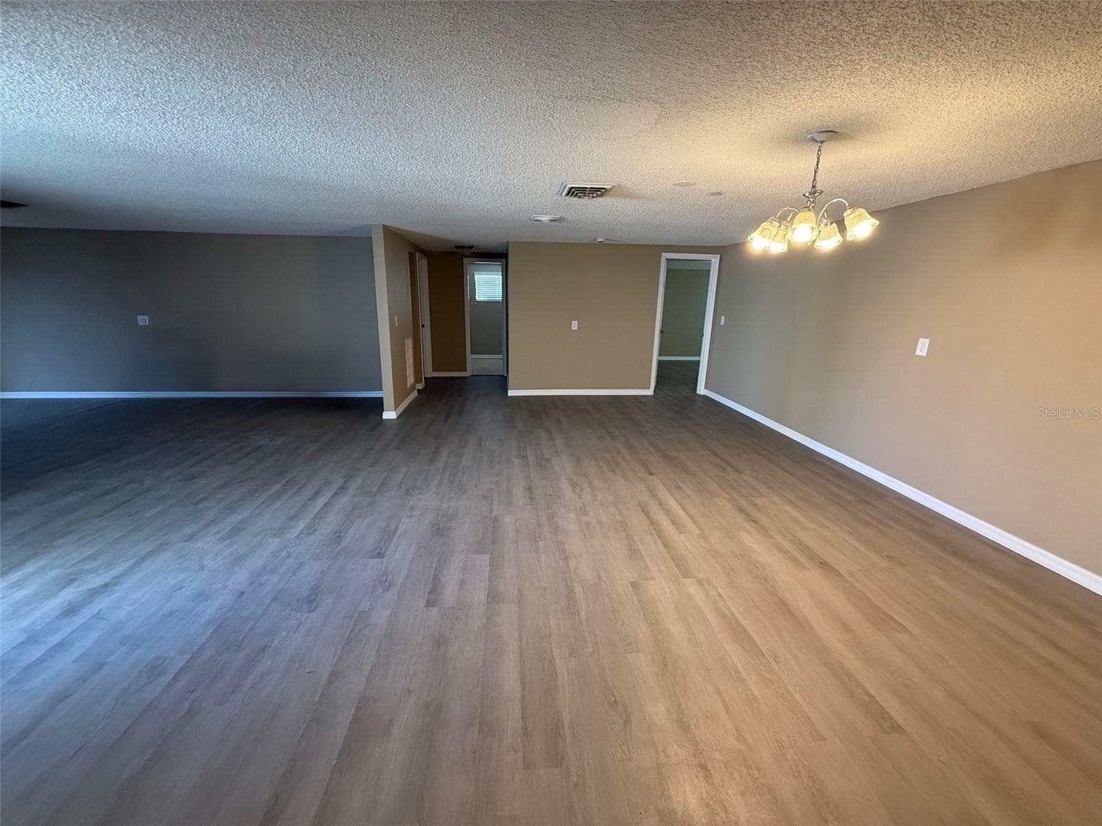 6104 Seabreeze Dr photo 3