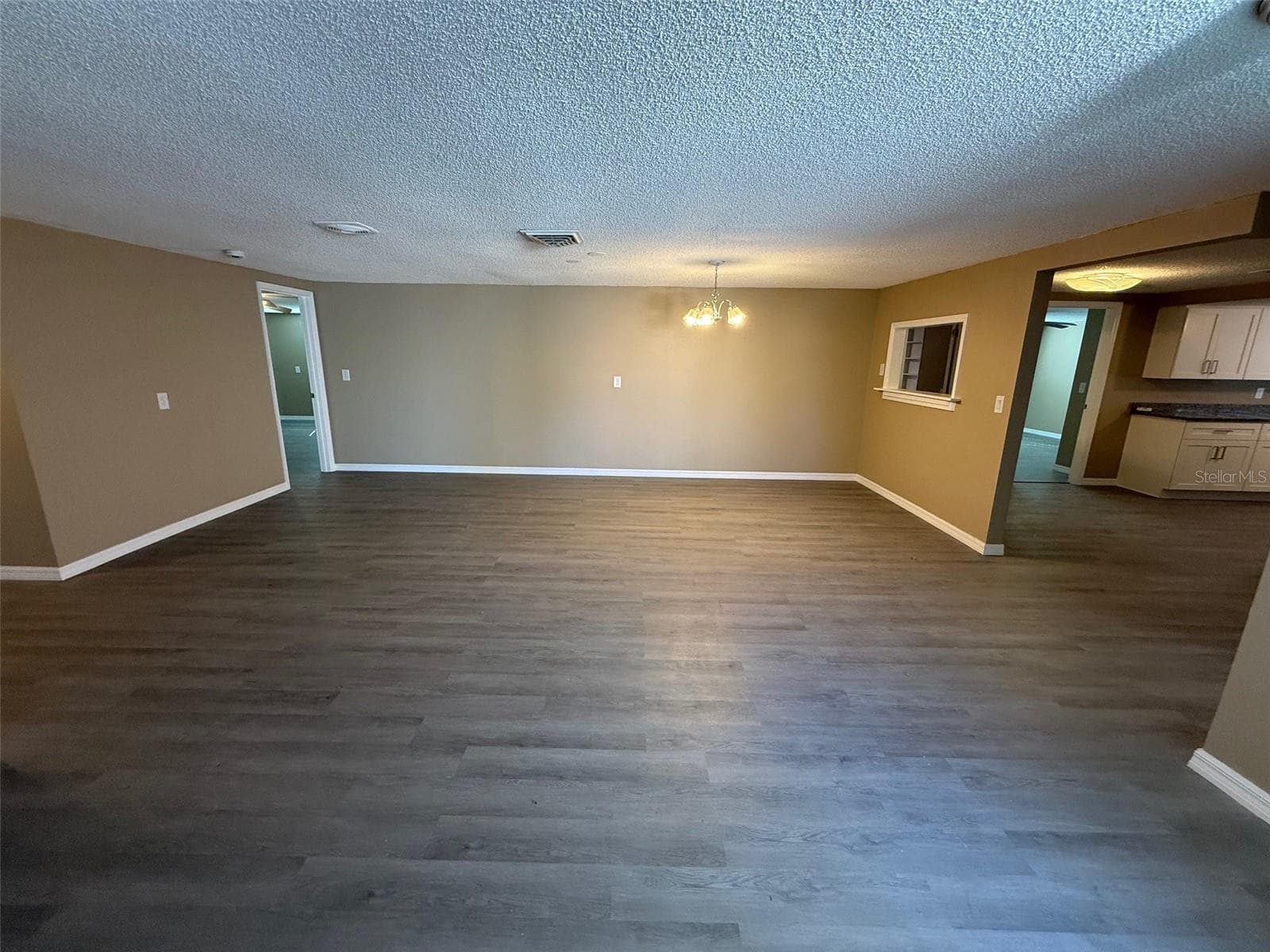 6104 Seabreeze Dr photo 5