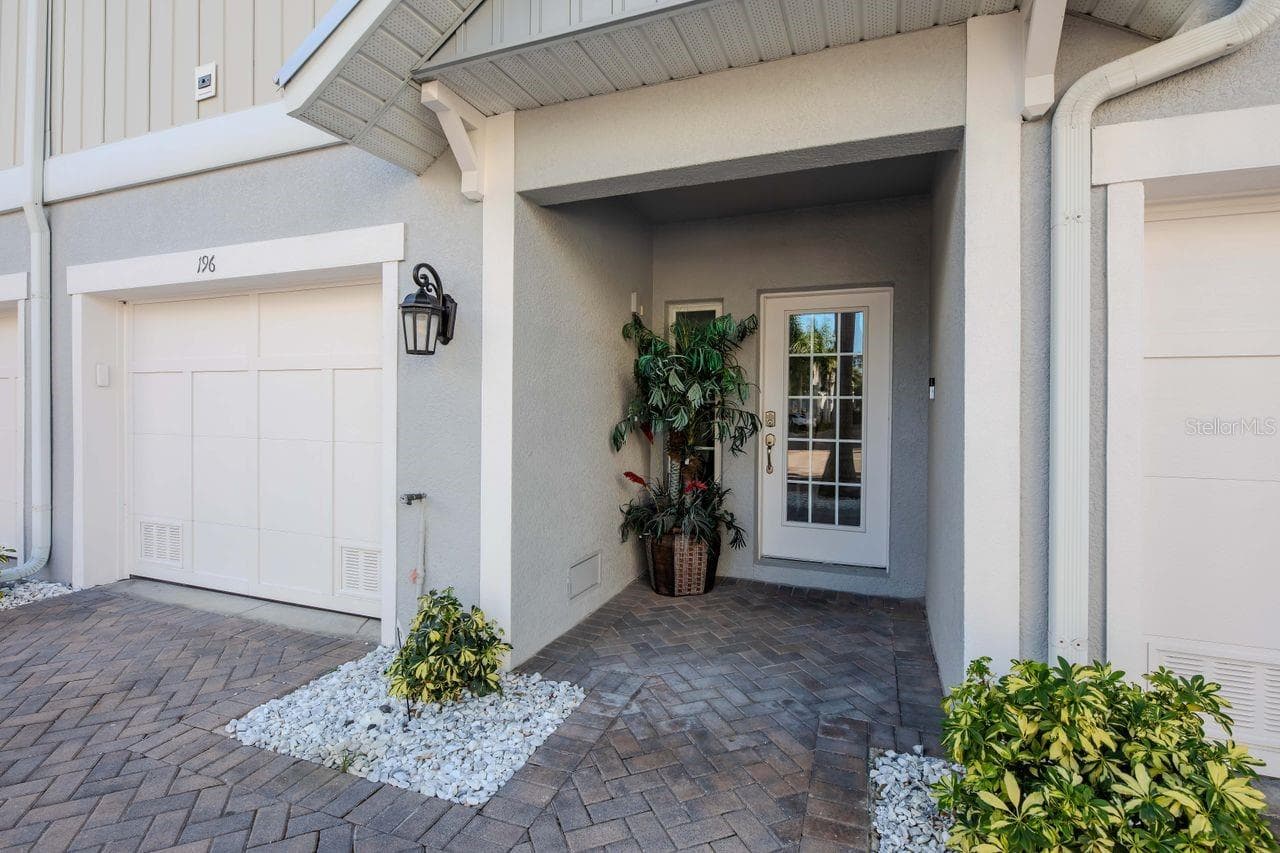 196 Haven Beach Dr photo 4