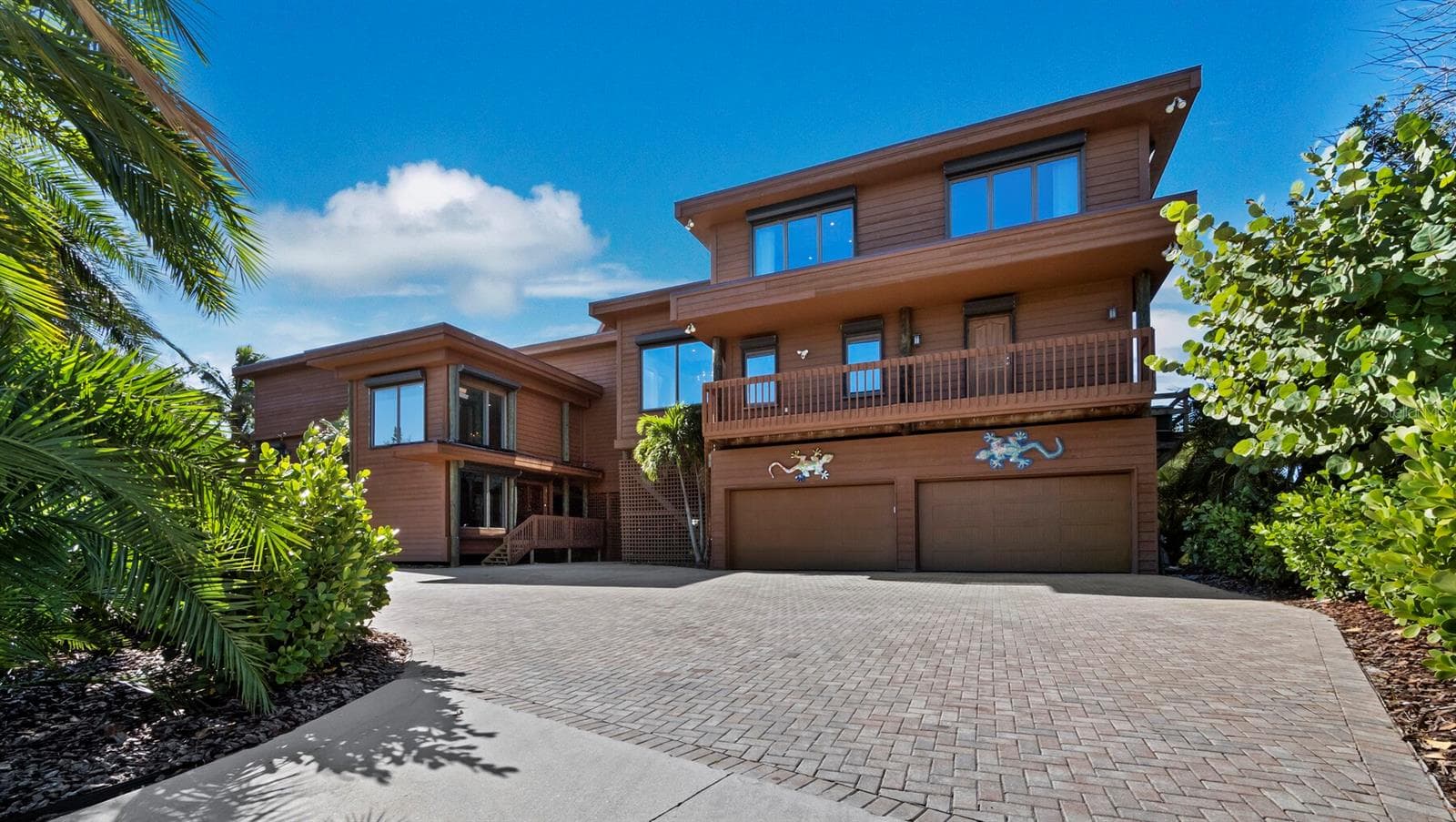 6685 Gulf Of Mexico Dr photo 3