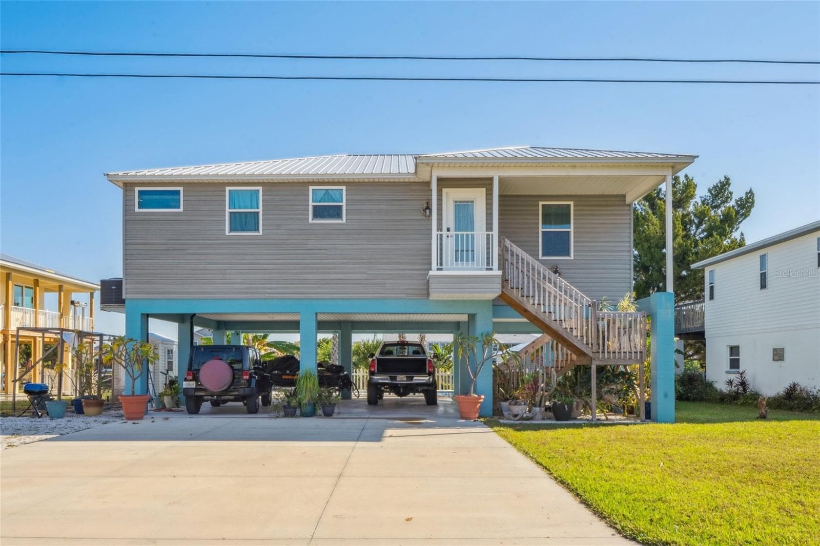 3270 Hibiscus Dr