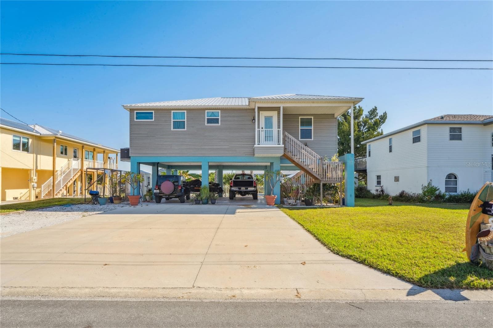3270 Hibiscus Dr photo 3