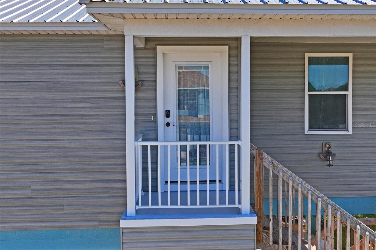 3270 Hibiscus Dr photo 4