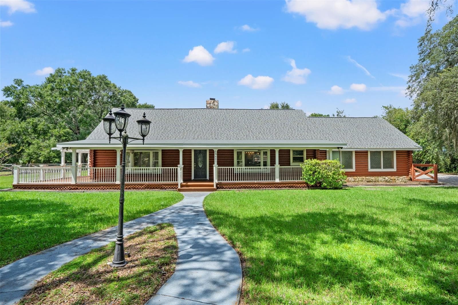 18441 Oaklawn Dr