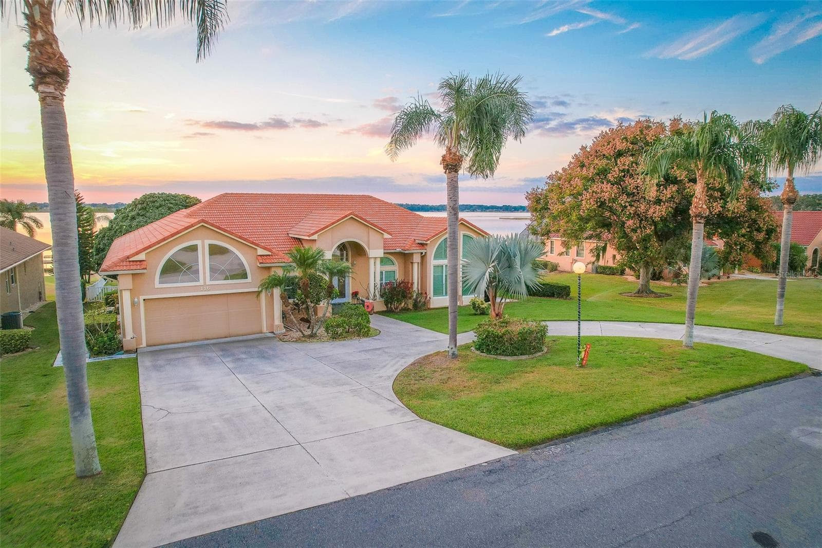 116 Raintree CT