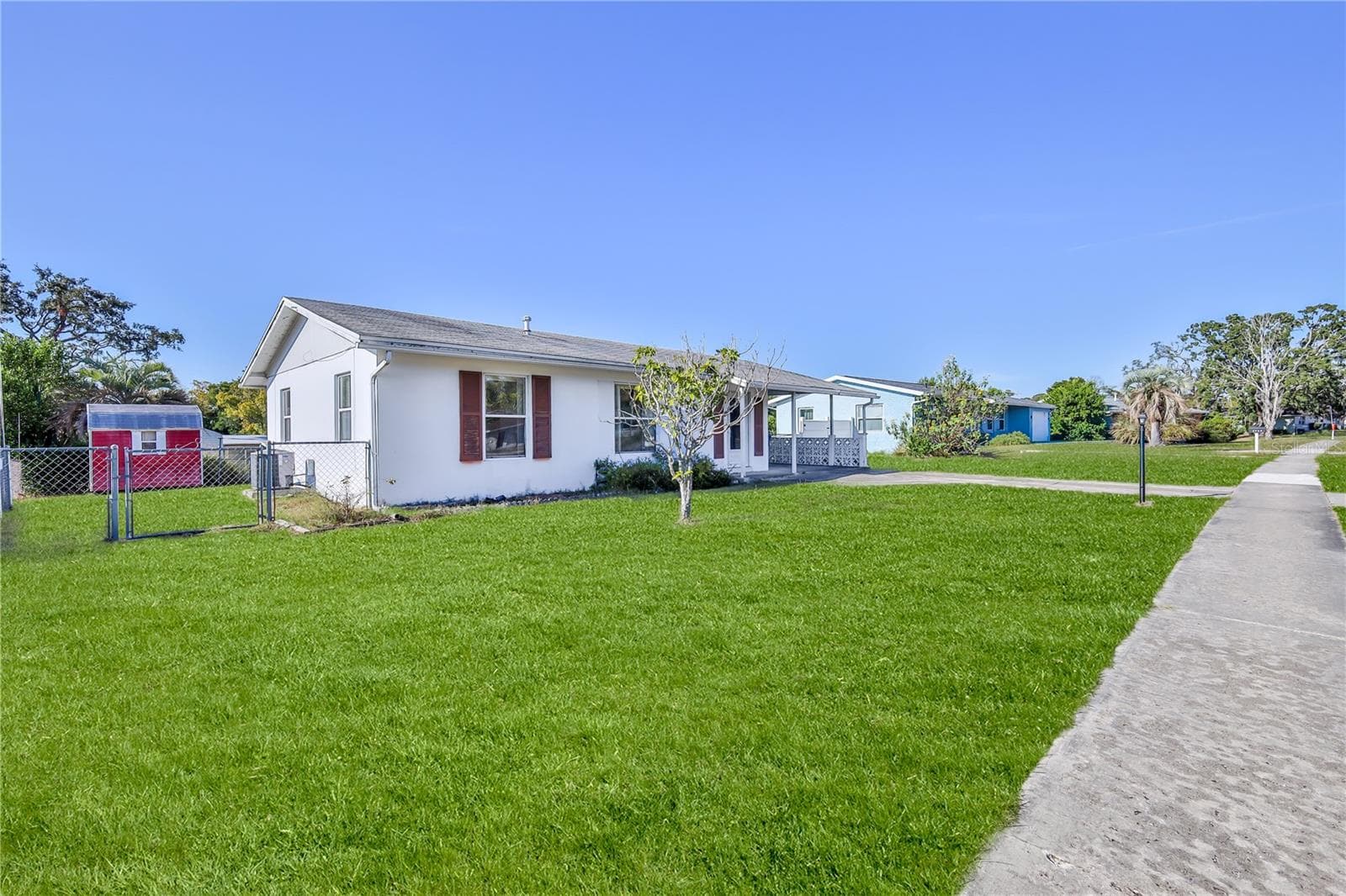 6352 Spring Hill Dr photo 3