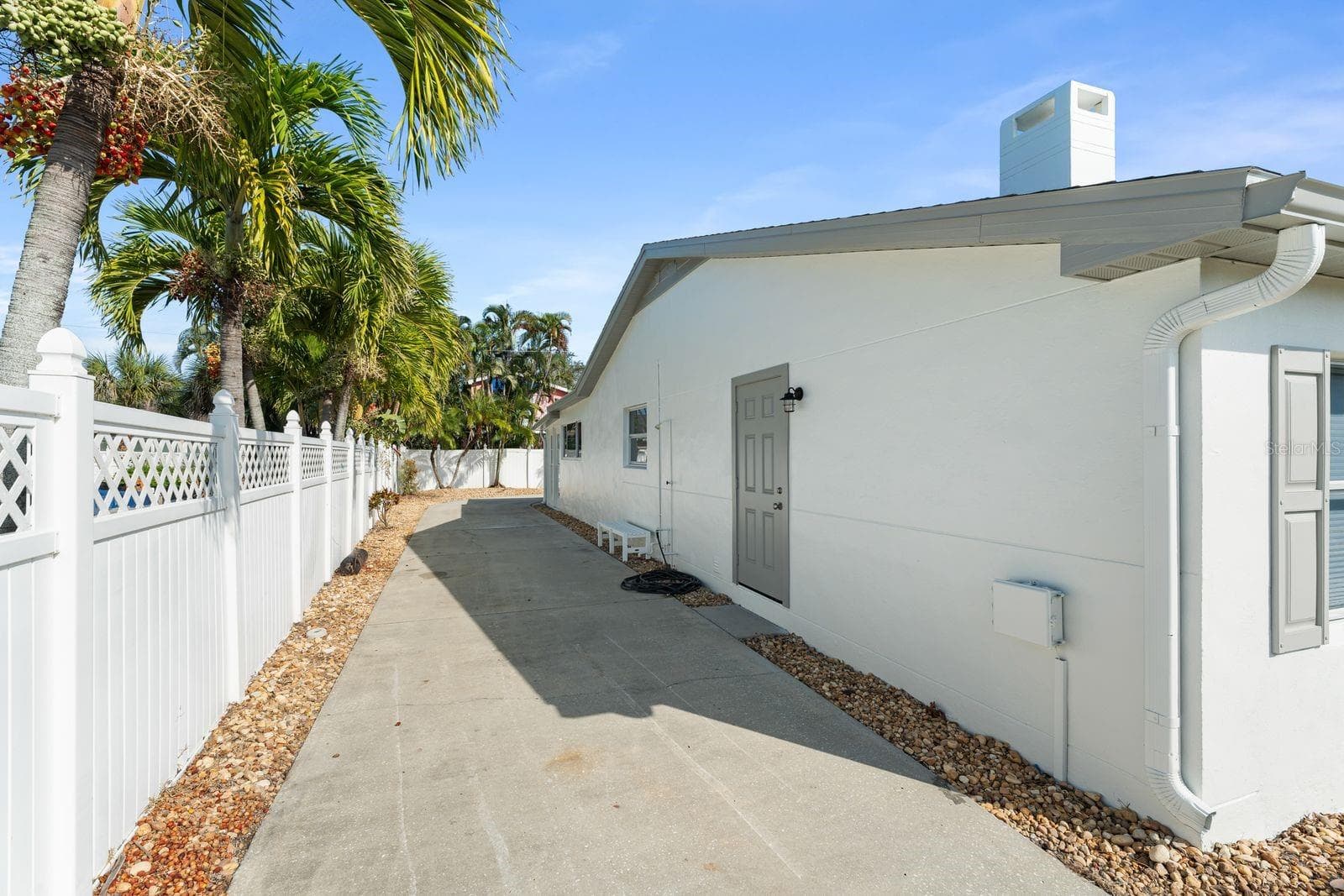 107 4th St photo 3