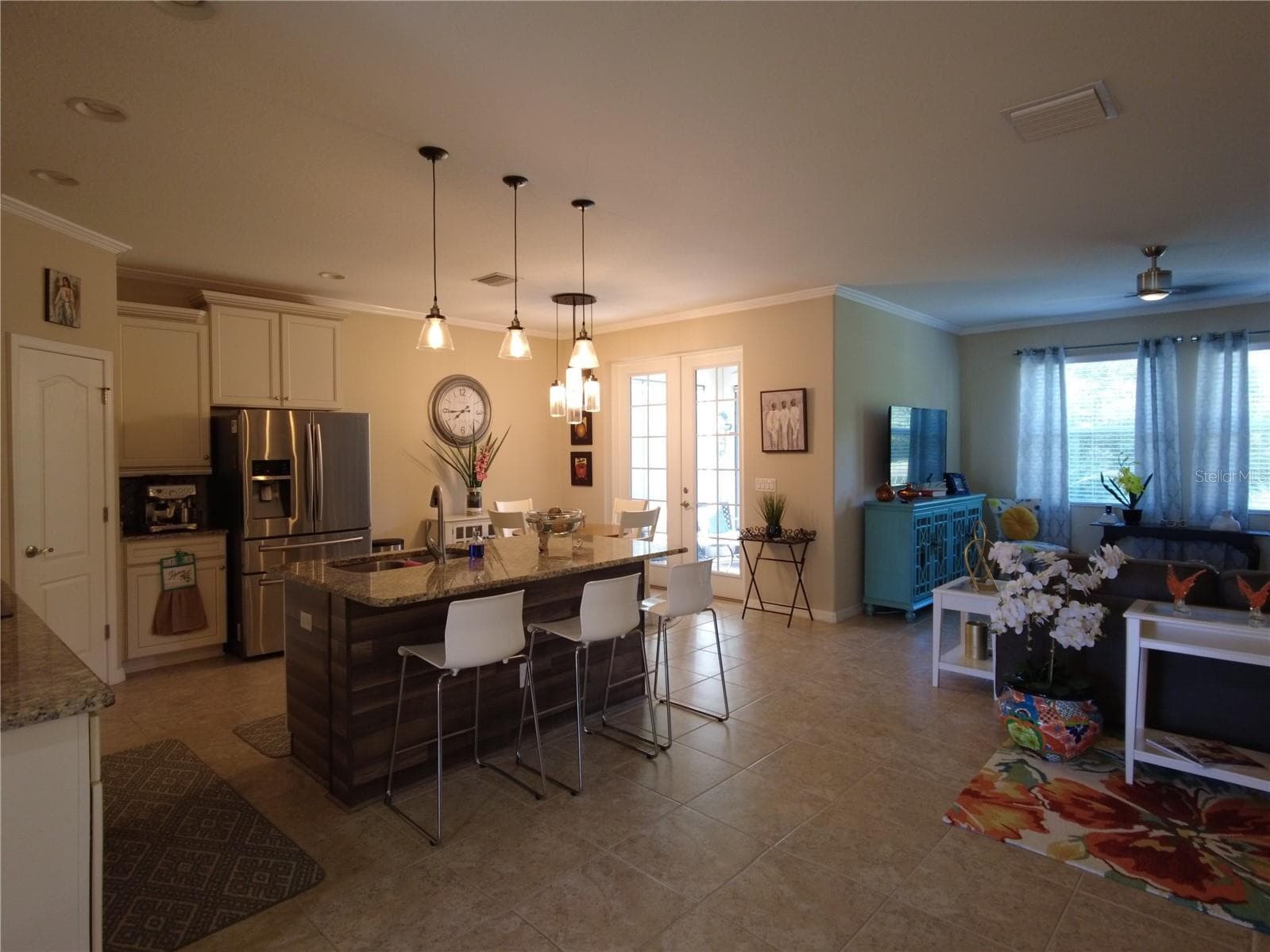 9933 Saunton Dr photo 3