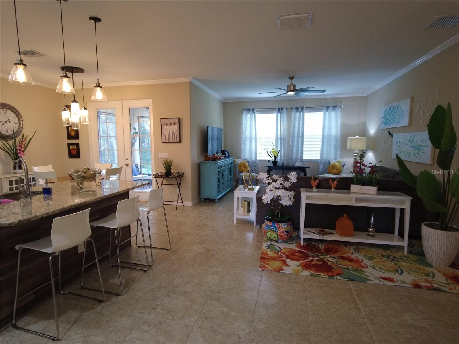 9933 Saunton Dr photo 4