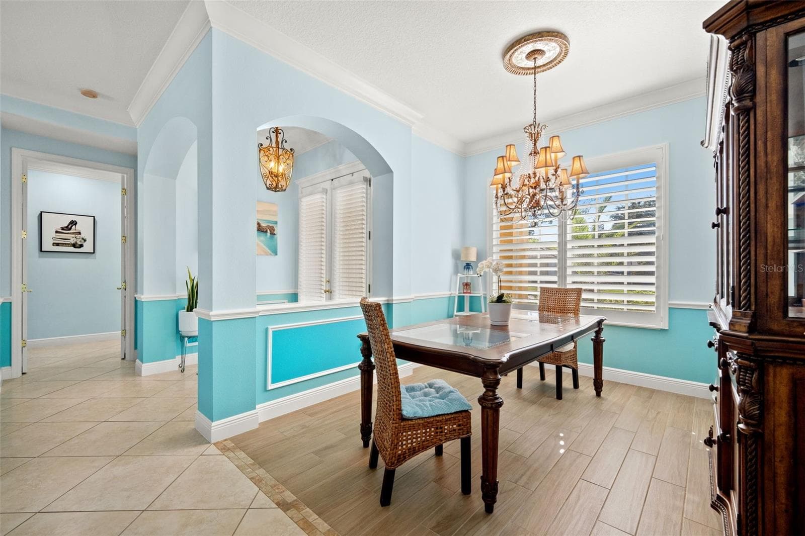 6882 Tailfeather Way photo 5