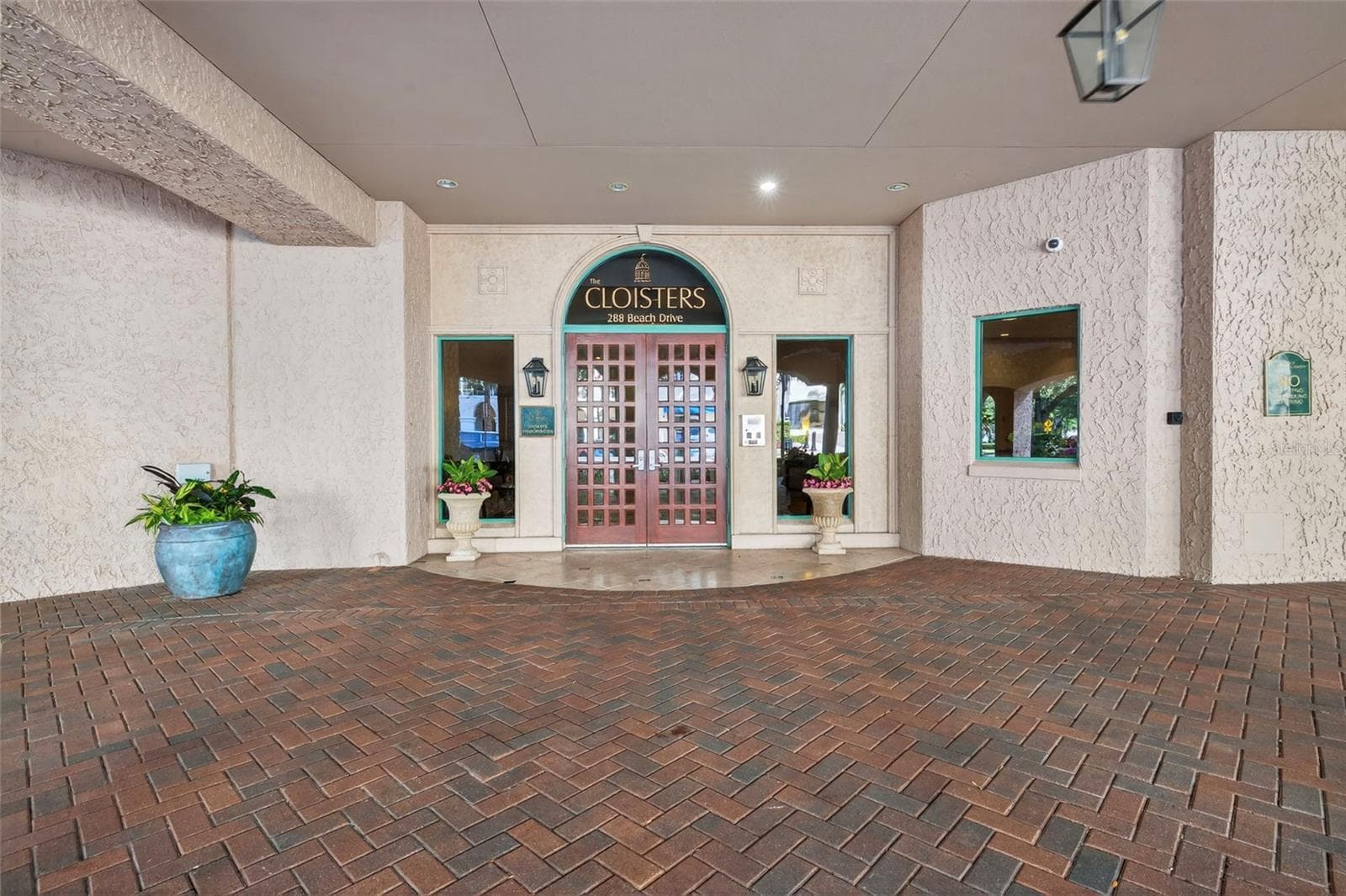 288 Beach Dr NE #4B photo 4