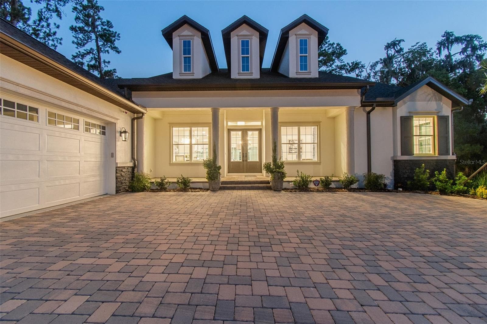 6470 Summit View Dr photo 4