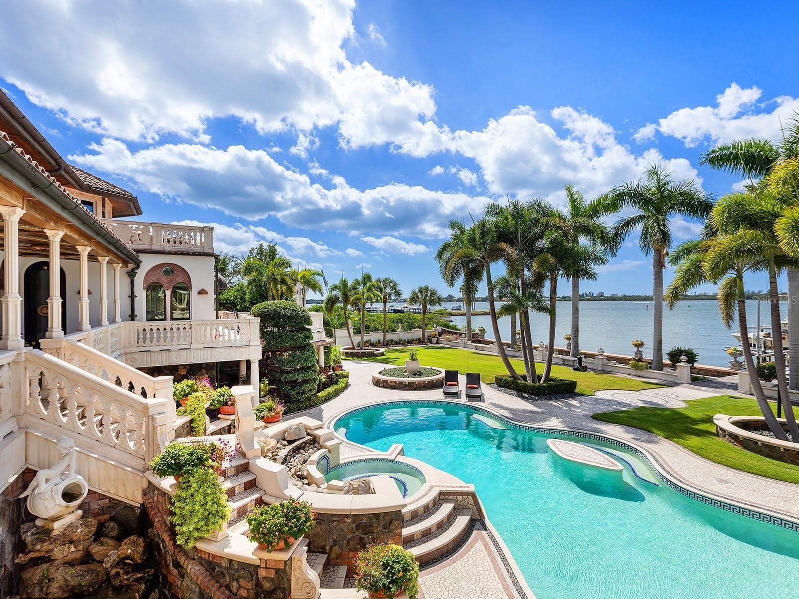 1310 S Lake Shore Dr photo 4