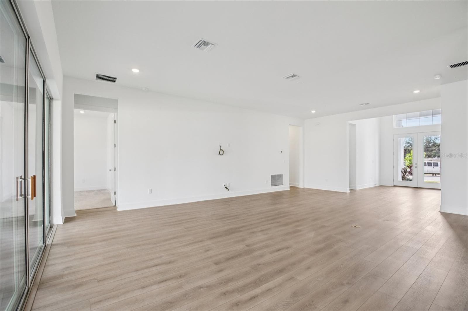 8218 Golden Beach CT photo 3