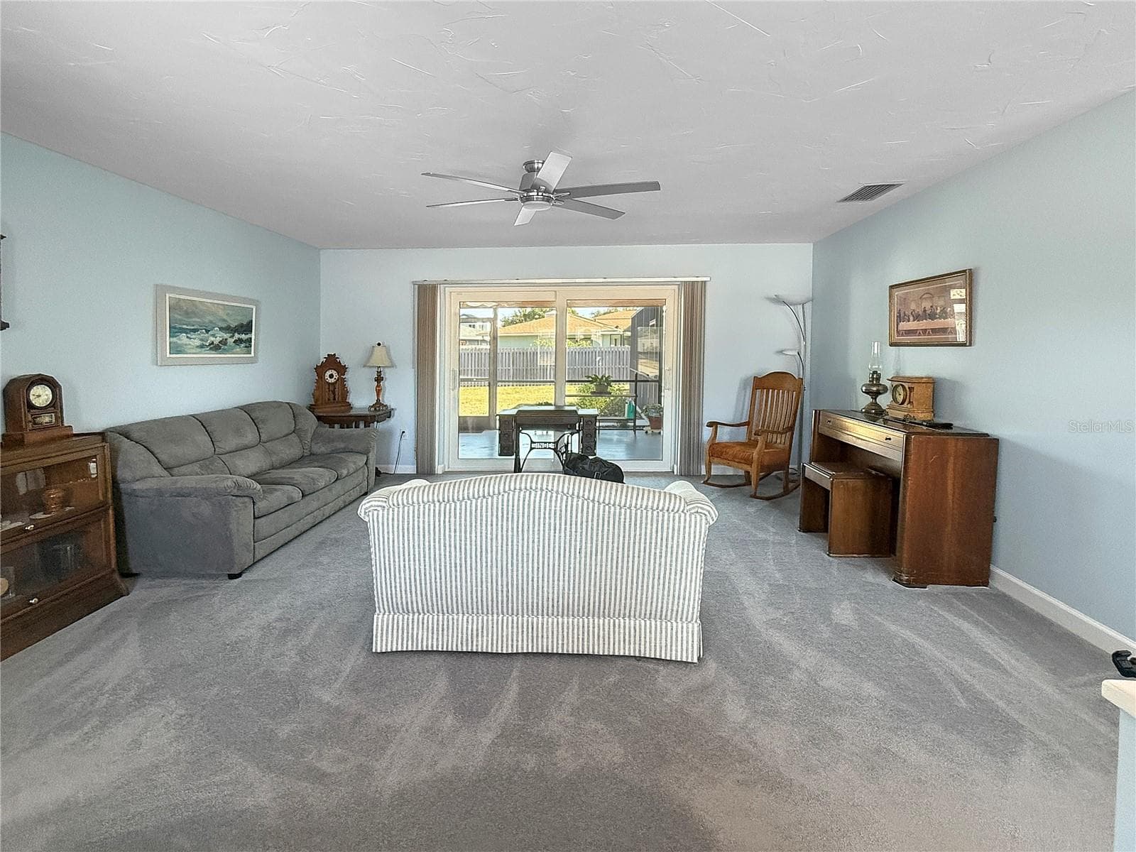 2042 Country Meadows Pl photo 4