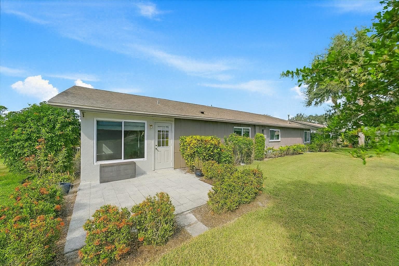 1349 Grand Blvd #1006 photo 3
