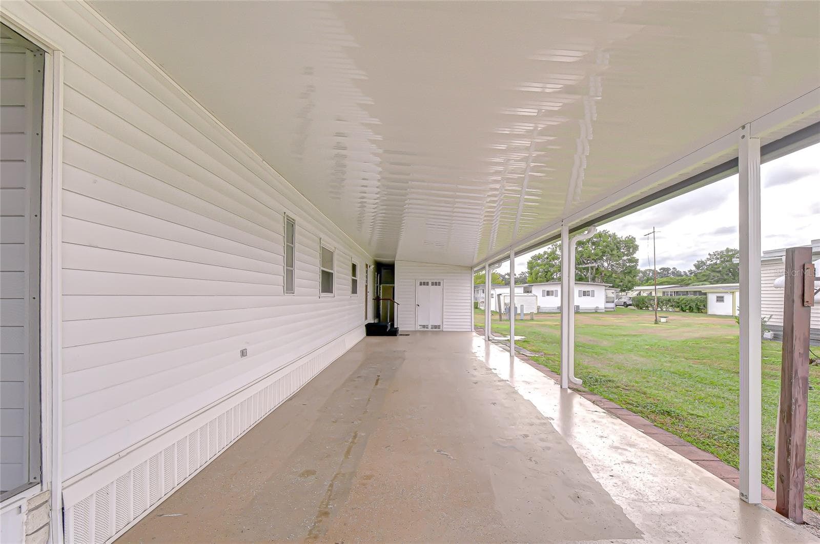 39524 Dundee Rd photo 4