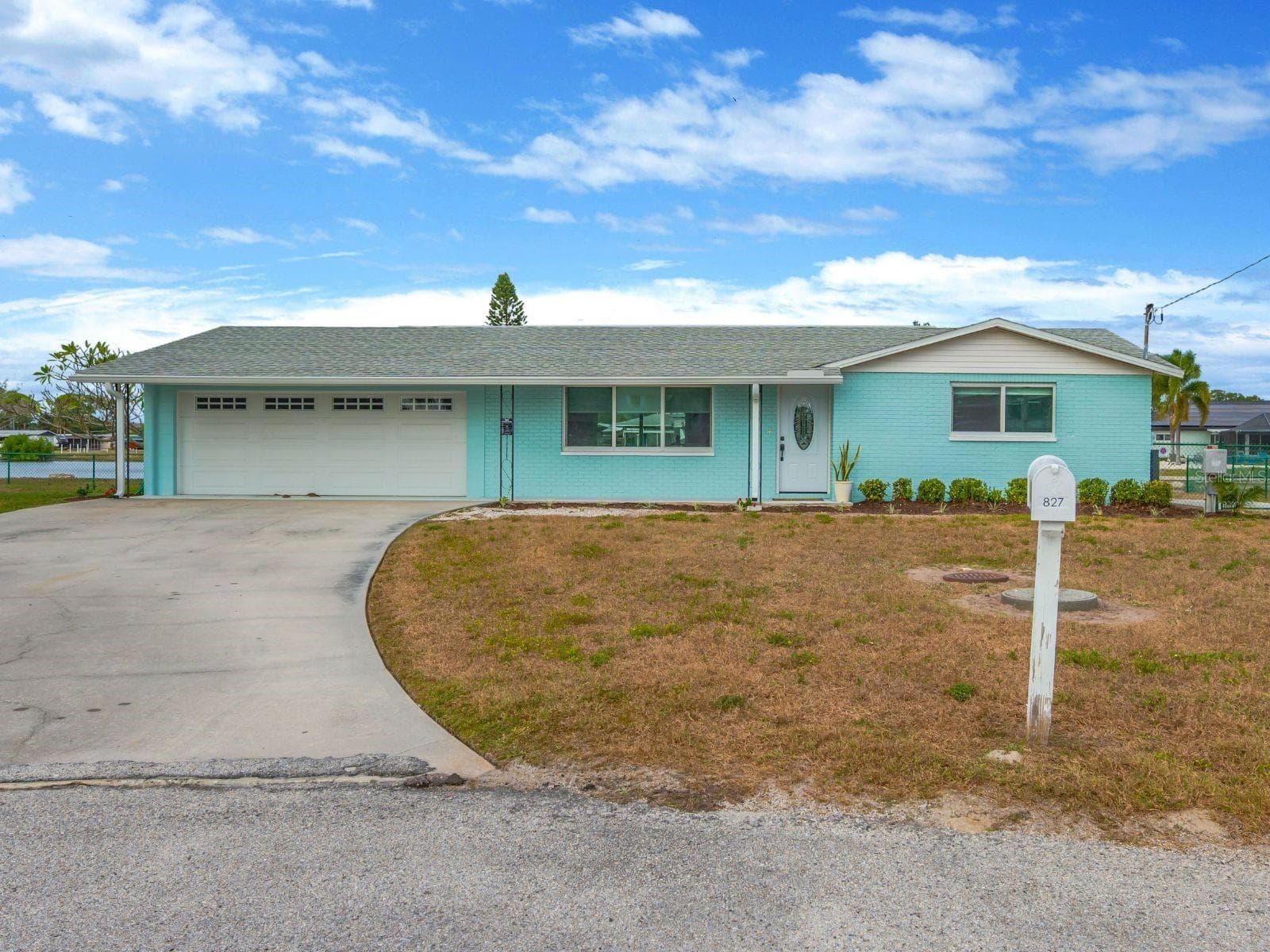 827 Blue Heron Blvd