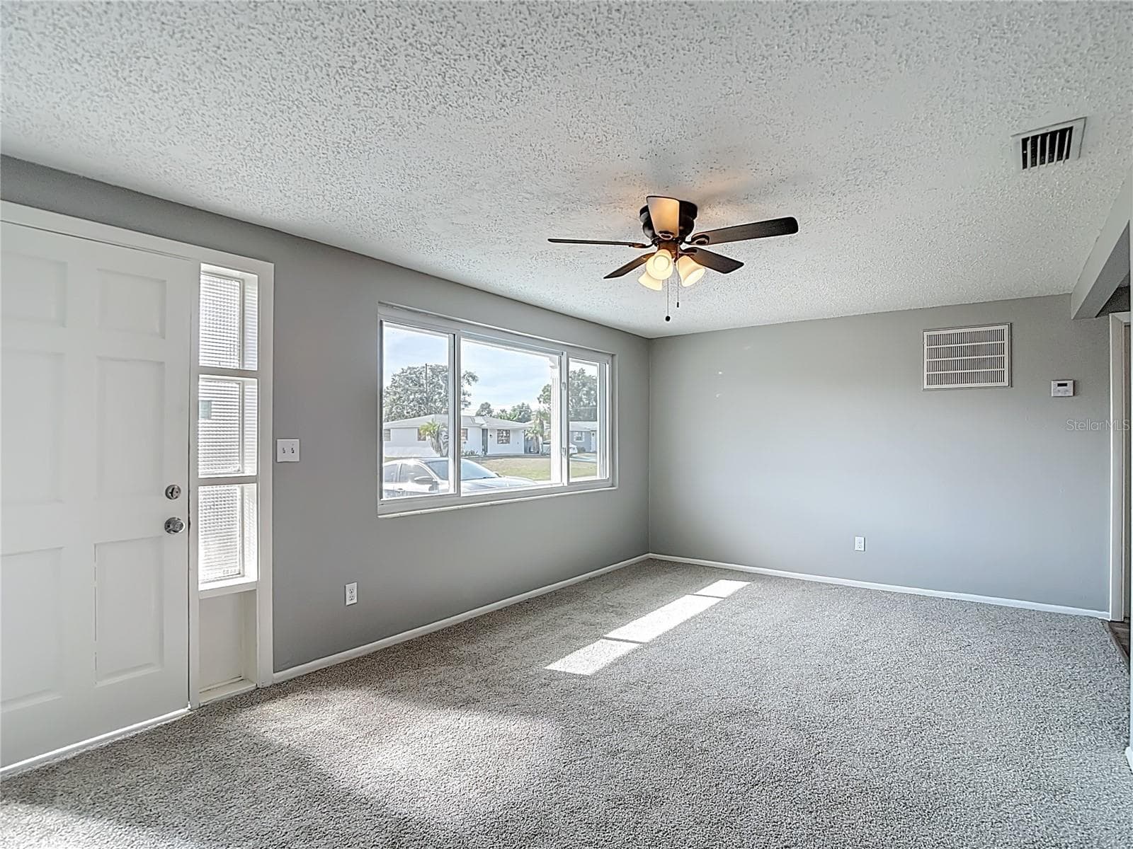 4723 Aegean Ave photo 5