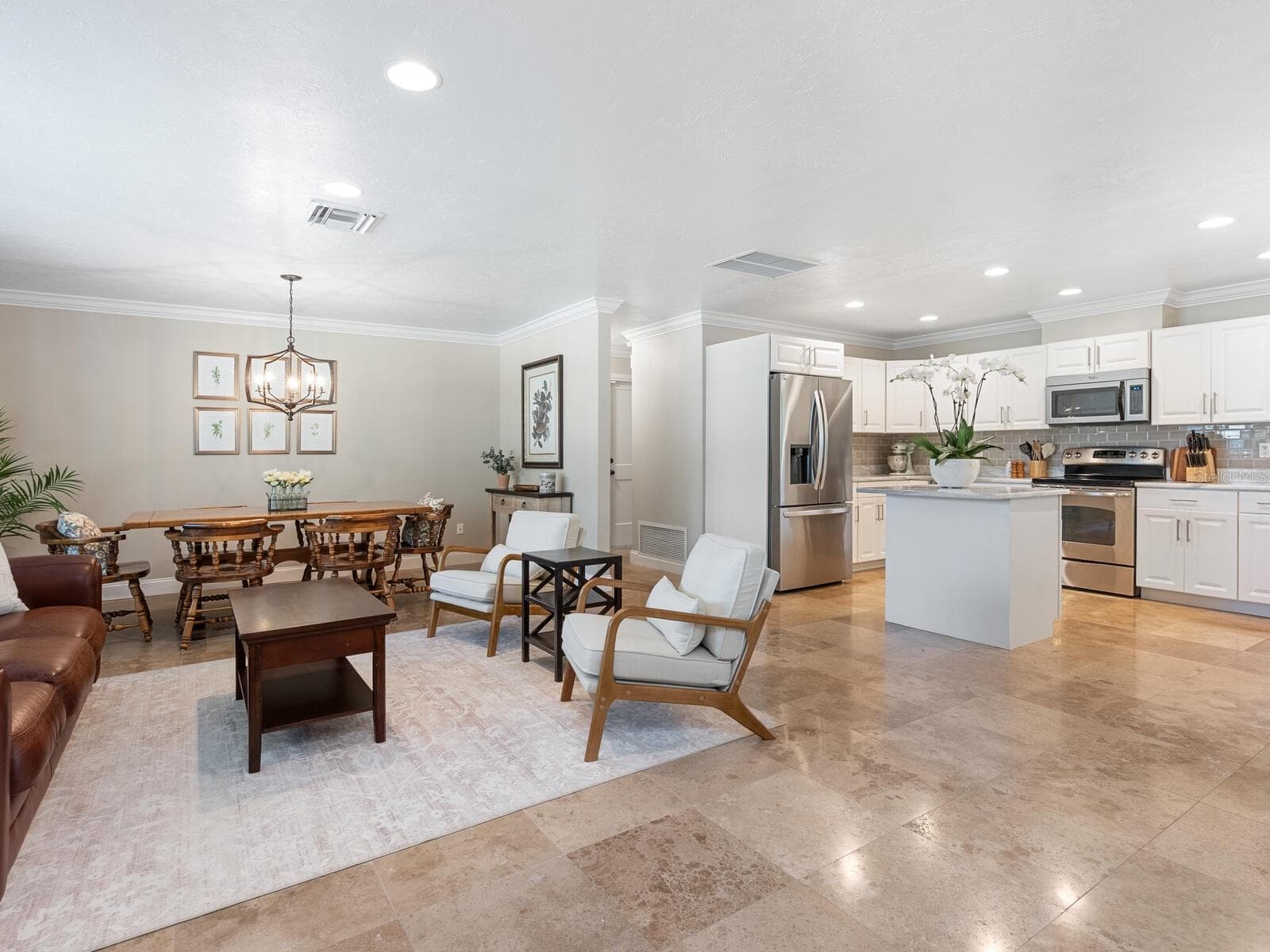 130 Mimosa Dr photo 4