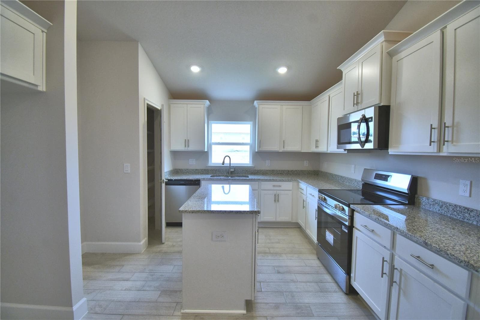 4422 Juneberry Dr photo 5