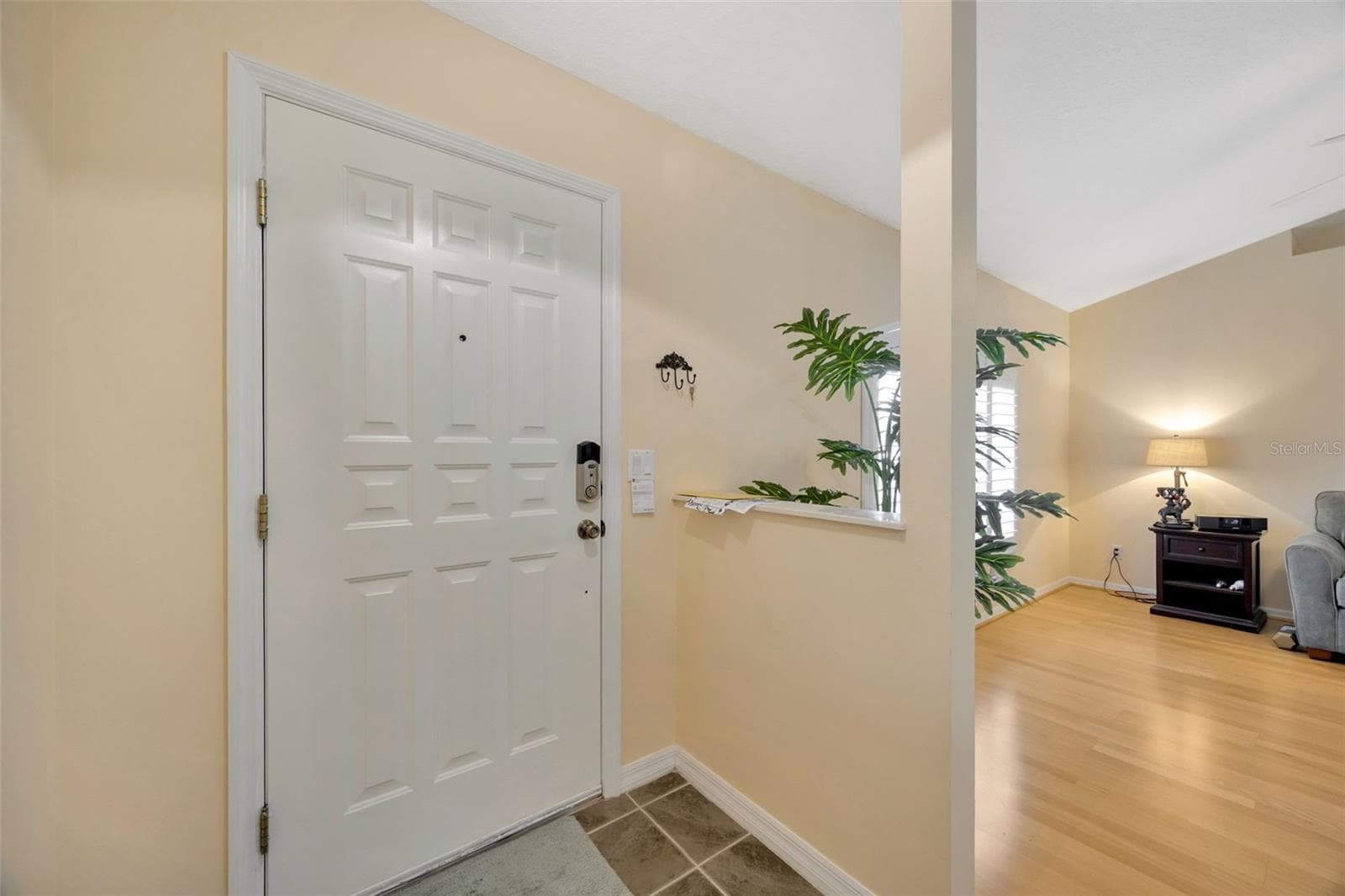 37157 Foxrun Pl photo 3