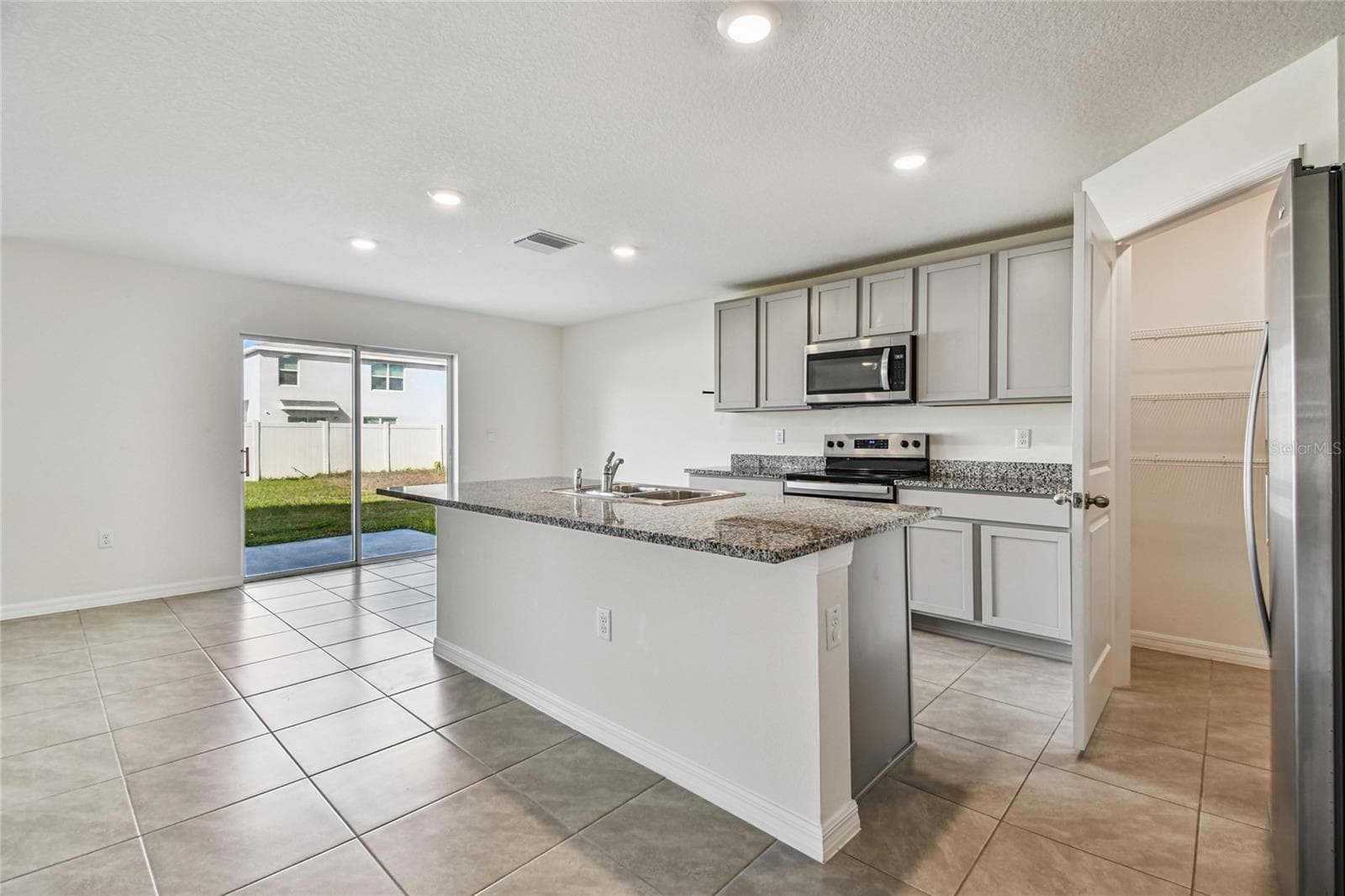9208 Mission Bay Pl photo 4
