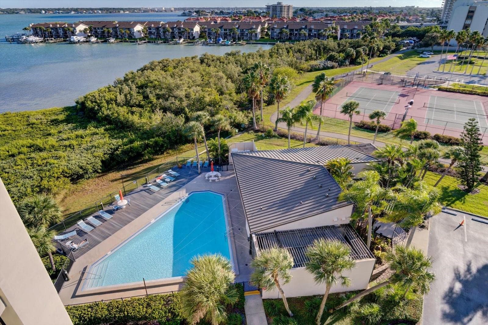 1501 Gulf Blvd #604 photo 5