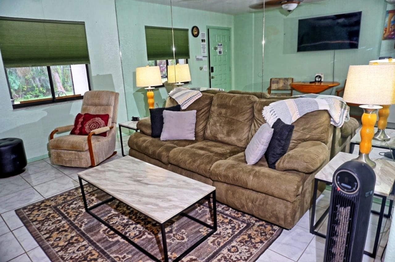 20921 Haulover CV #F5