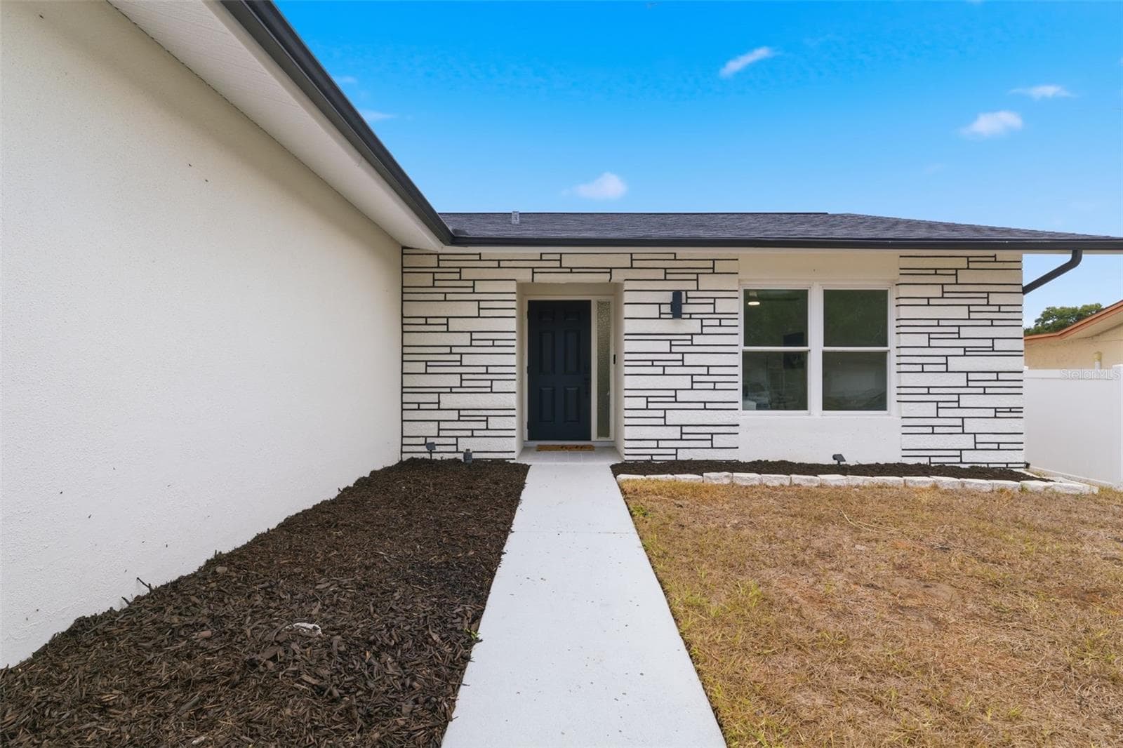 8025 San Fernando Dr