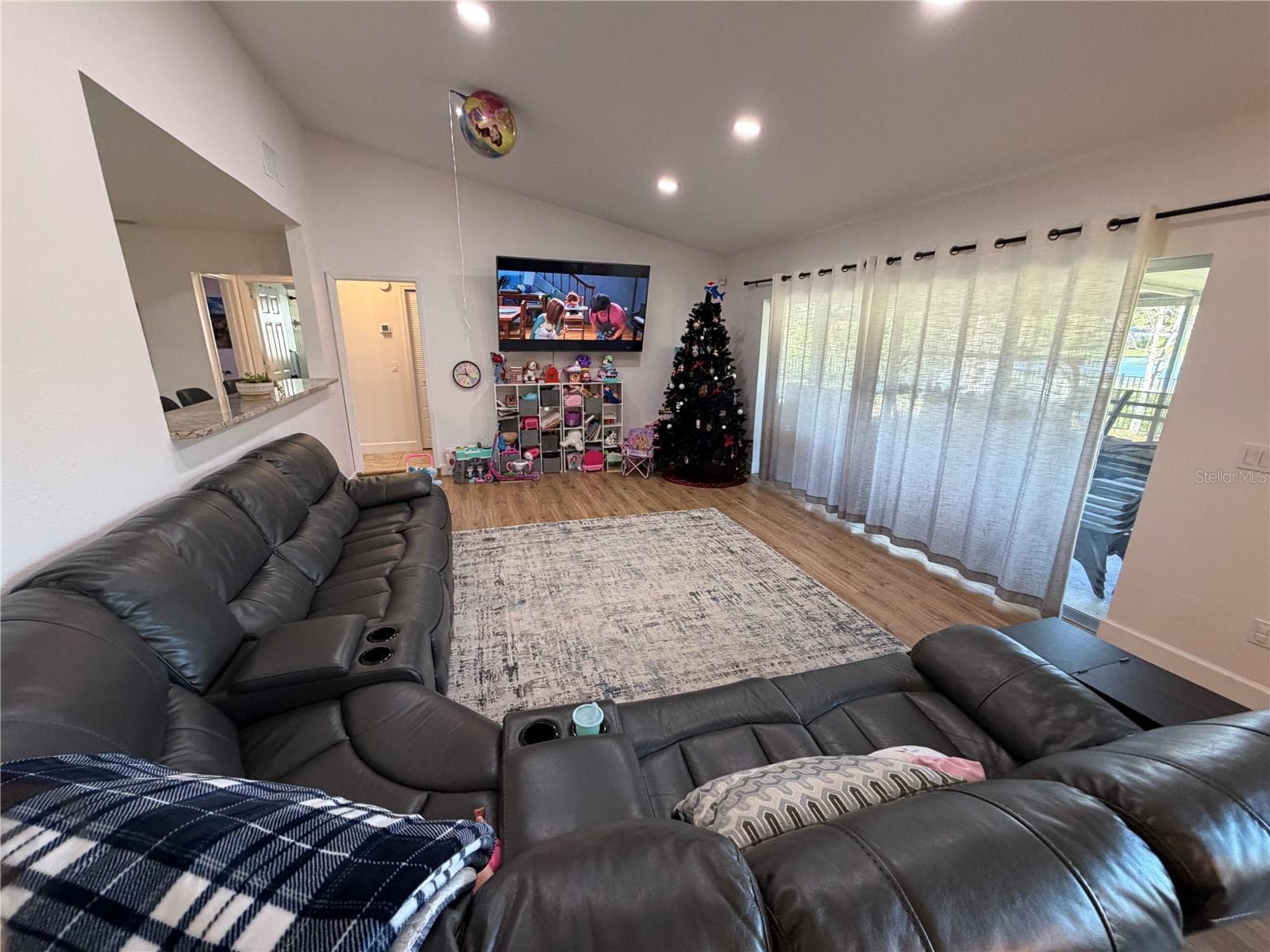17512 Brandywine Dr photo 4