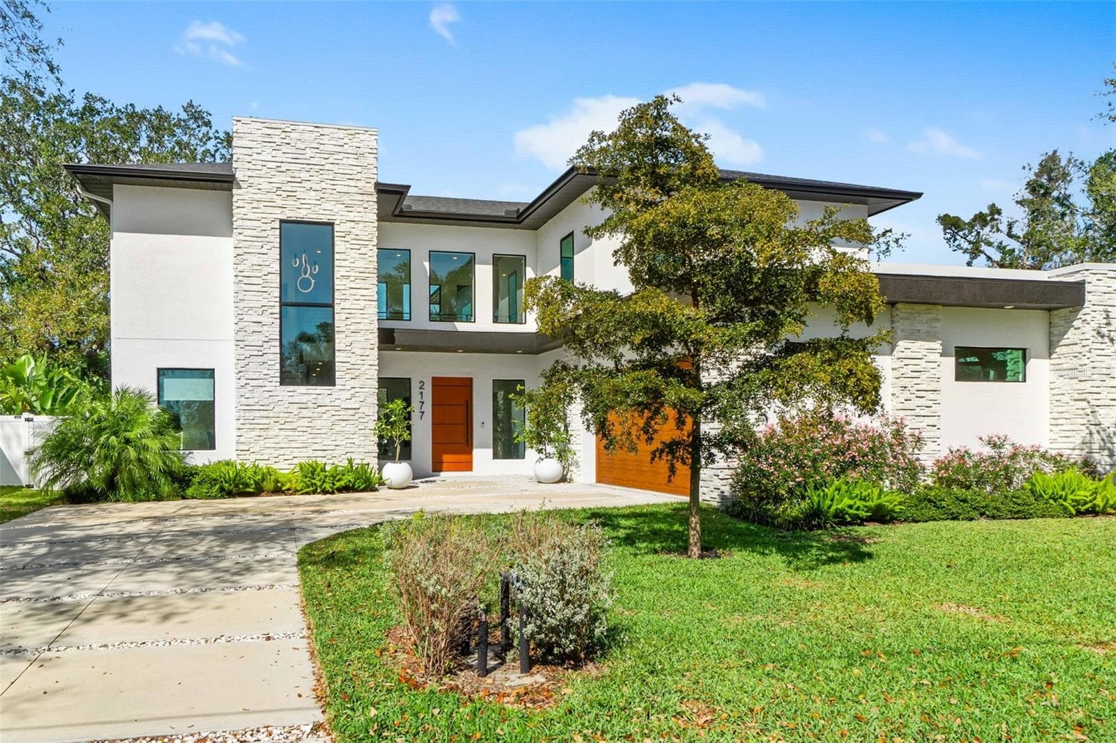 2177 Sunnyside Pl