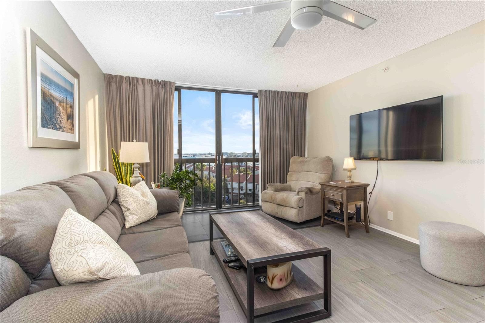 255 Dolphin Pt #803