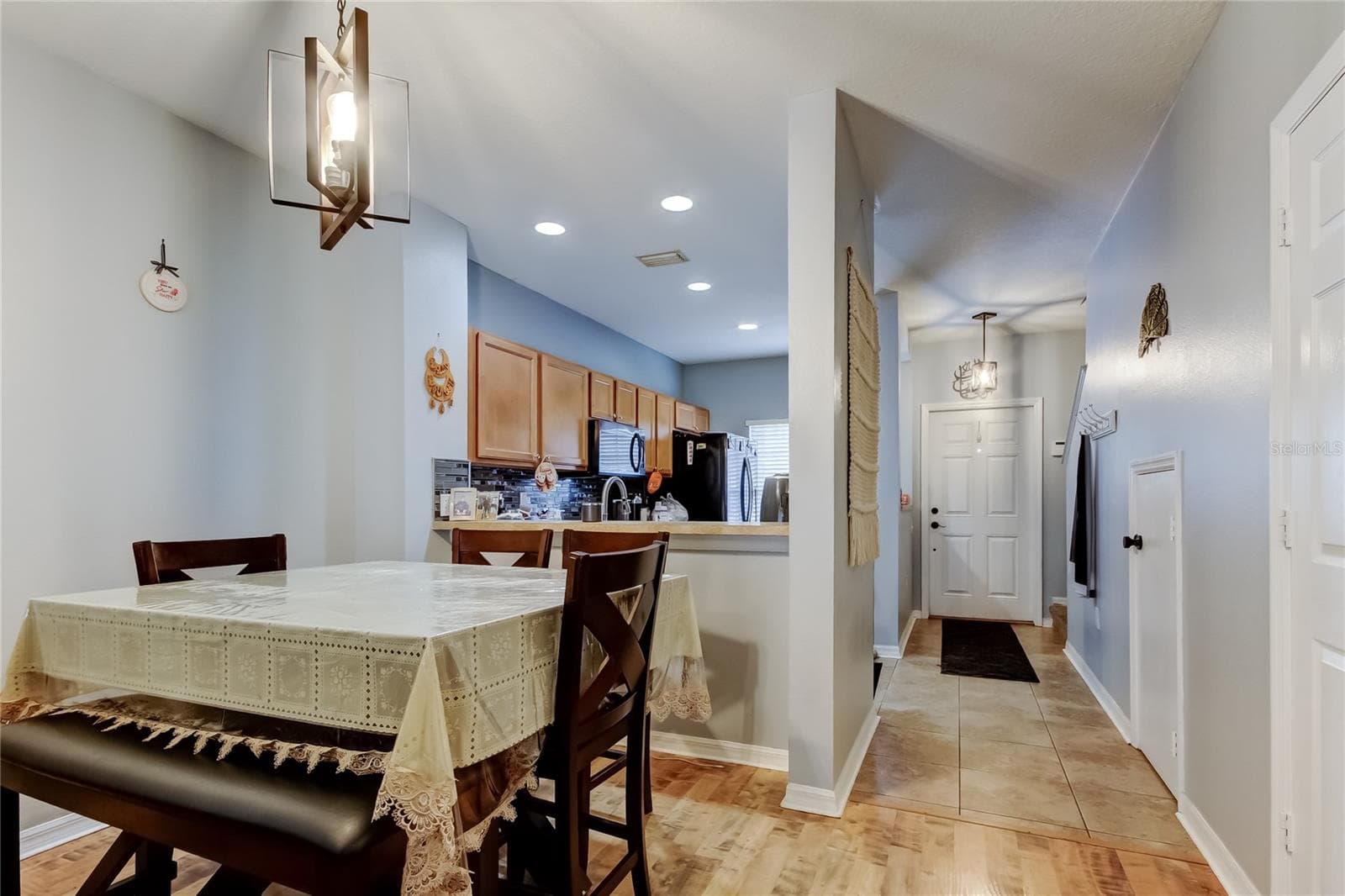 8504 Gablebend Way photo 4
