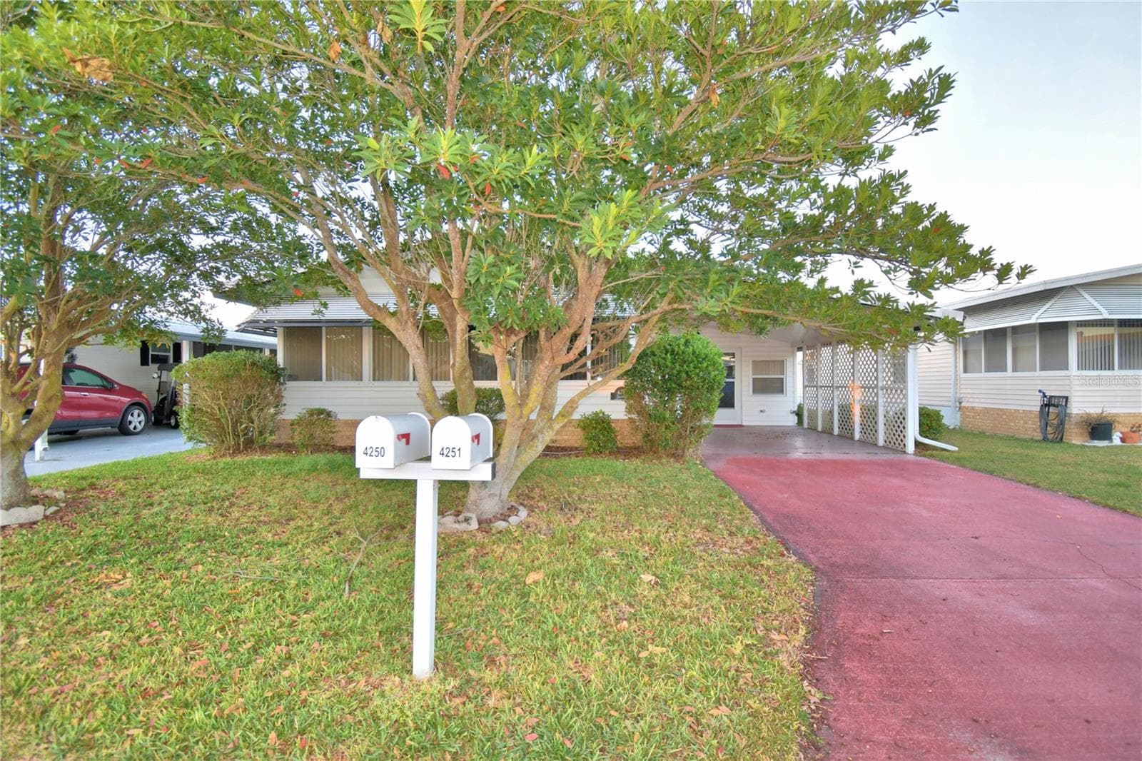 4251 Cedarwood St photo 3