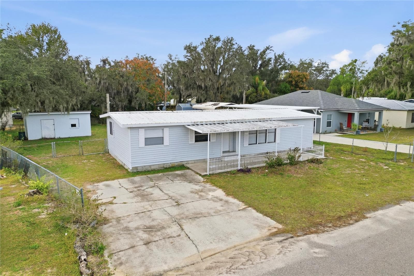 419 Sunrise Blvd photo 3