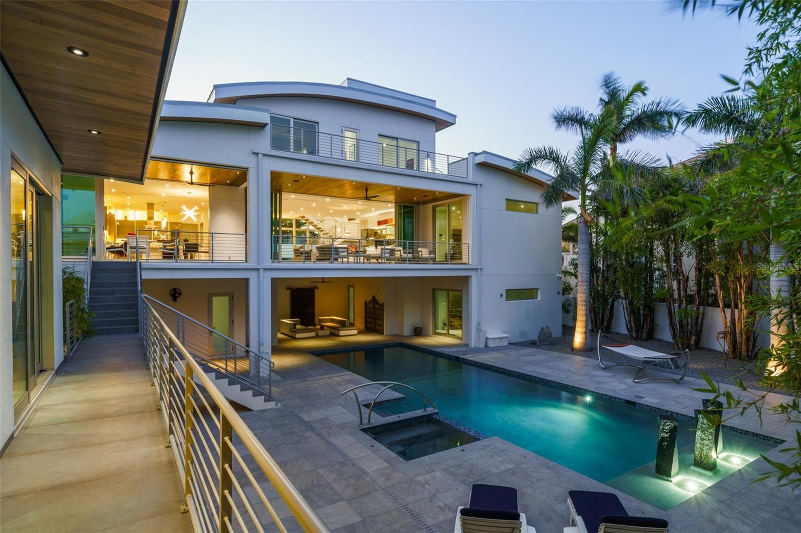 1365 Harbor Dr photo 4