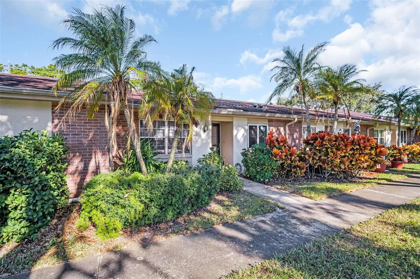 899 Cleland CT #A photo 3