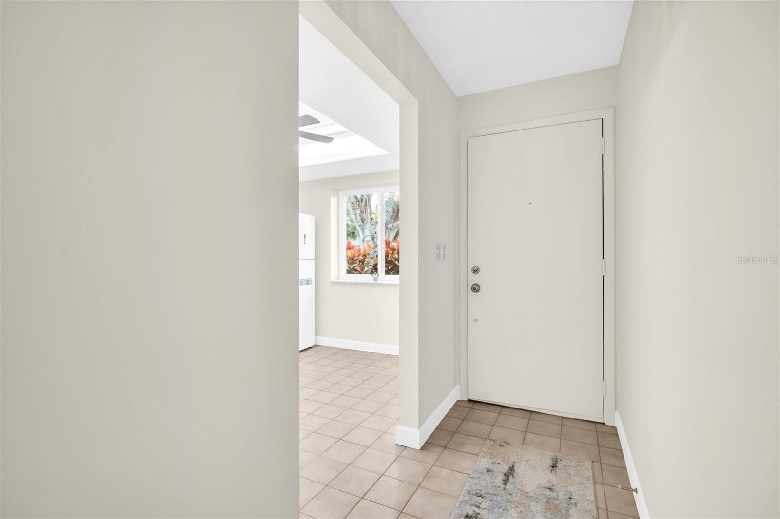 899 Cleland CT #A photo 5