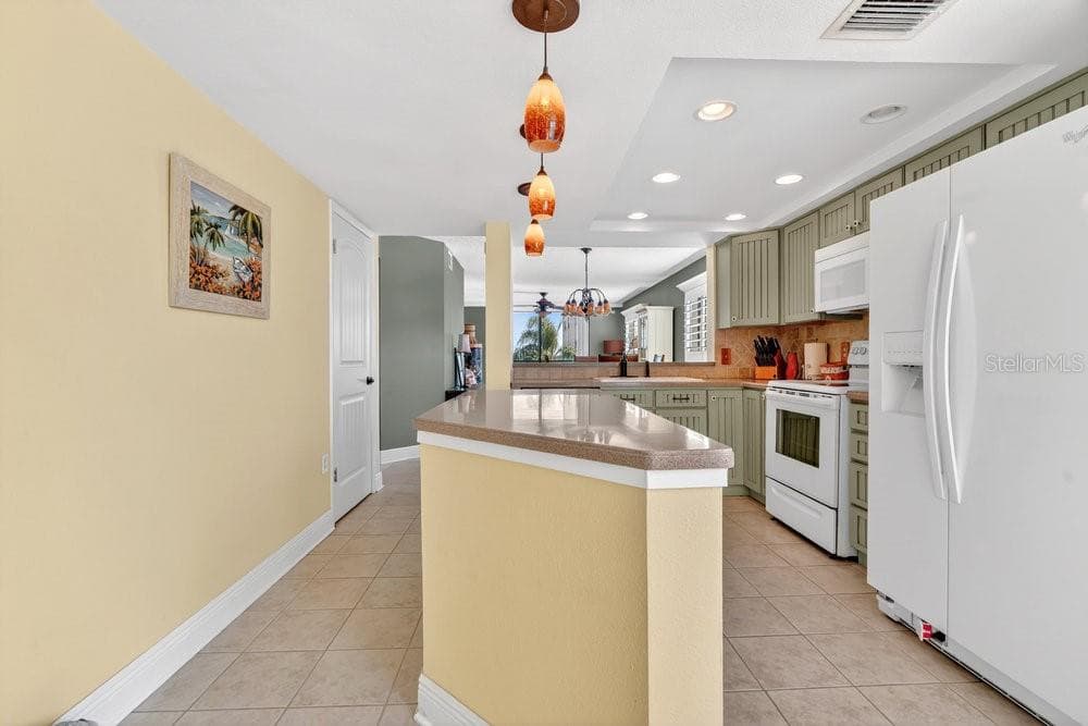 1328 Pasadena Ave S #308 photo 5